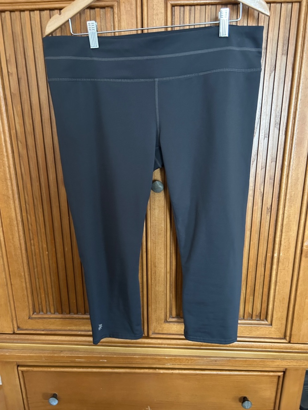 Black Athleta Crop Leggings
